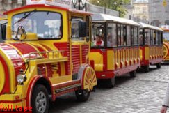 Вчера во Львове лишь чудо спасло туристов, которые катались на «чудо-трамвае»