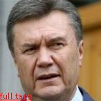 Львовяне подписывают открытое обращение общественных организаций, журналистов и просто небезразличных граждан Украины к кандидату на пост Президента Украины Виктора Януковича